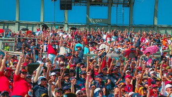 Afición de F1 se solidariza