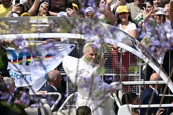 El Papa Leon XIV visitó un pueblo italiano contaminado