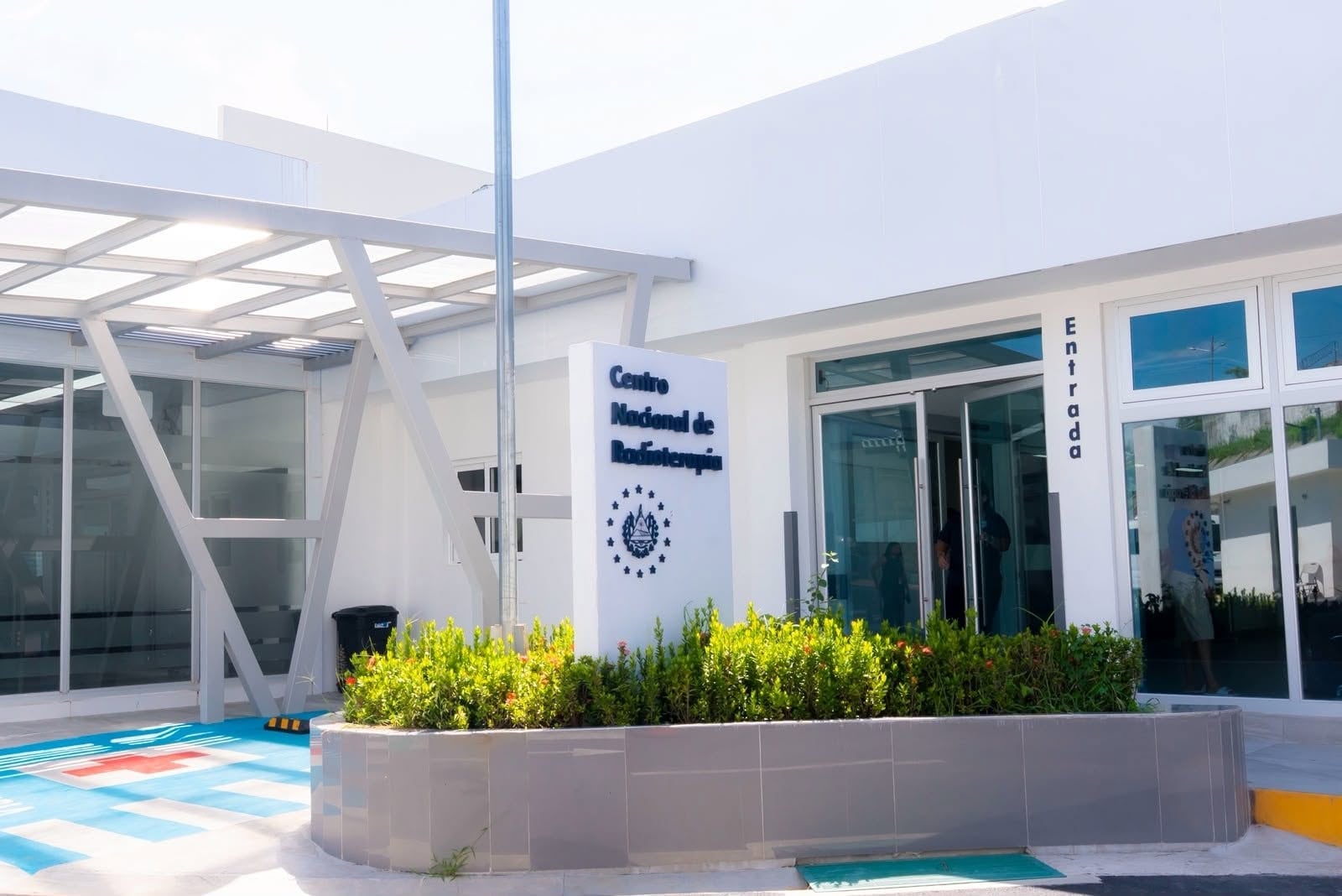 El Ministerio de Salud de El Salvador inauguró el Centro Especializado de Enfermedades No Transmisibles en la colonia Zacamil. (Retomado de: Francisco Alabi)