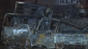 Los bomberos y equipos de