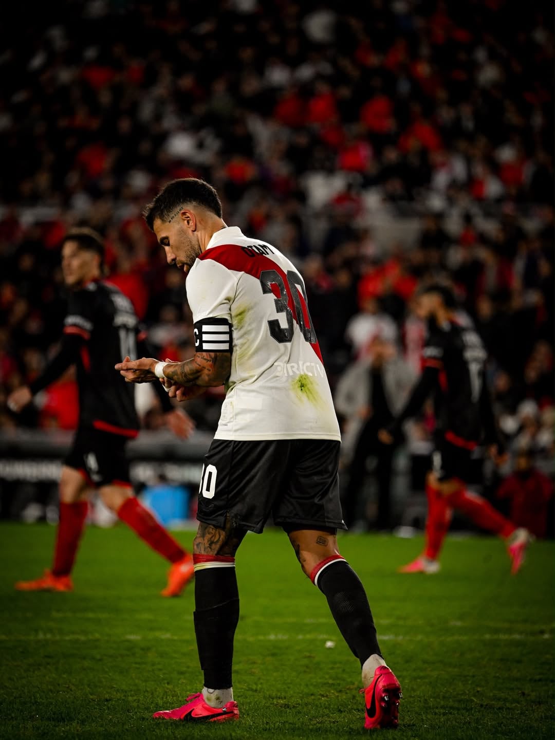 La dura autocrítica de Nicolás Otamendi tras la derrota de River Plate ante Barracas Central: “No vengo de vacaciones”