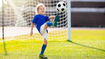 Los deportes extraescolares son una bendición general para niños y adolescentes, según un estudio