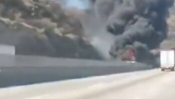 Pipa explota tras choque múltiple