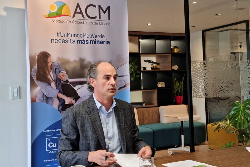 Foto de archivo. El presidente de la Asociación Colombiana de Minería, Juan Camilo Nariño, atiende una conferencia de prensa en Bogotá, Colombia, 27 de septiembre, 2022. REUTERS/Luis Jaime Acosta