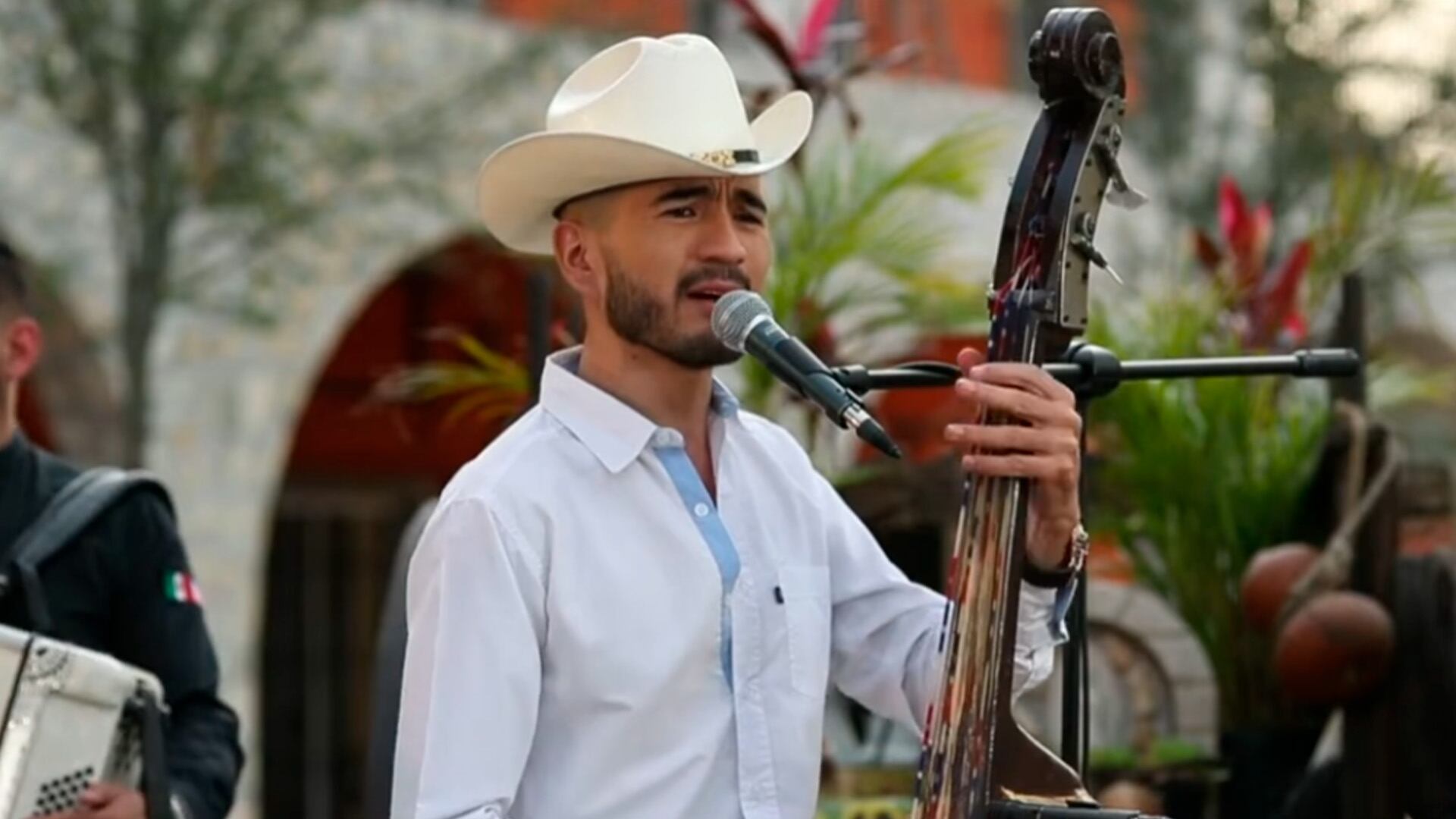 Óscar Alvarado sigue bajo supervisión médica con un pronóstico grave.
Crédito: Latin Power Music