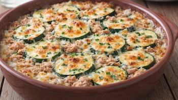 Pastel de calabacín y atún gratinado: una receta con un contraste de texturas que sorprenderá a tus invitados y que puedes preparar en menos de 1 hora