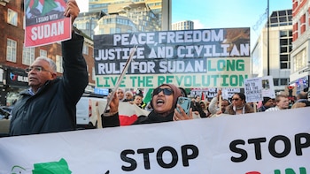 Más de 30 países condenan