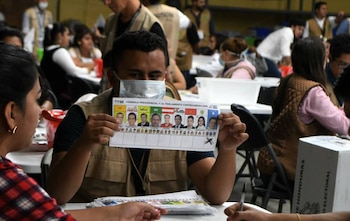 El tercer partido podría convertirse en árbitro: qué cambiaría con una segunda vuelta en Honduras. (FOTO: La Prensa)