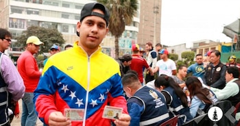 El análisis de ACNUR y el Banco Mundial indica que la población venezolana en el Perú participa activamente en el comercio, los servicios, el emprendimiento y otras actividades productivas.