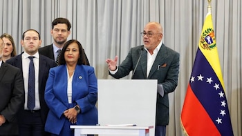 Gobierno y oposición cierran el tercer ciclo de diálogos con acuerdos sobre inhabilitaciones políticas