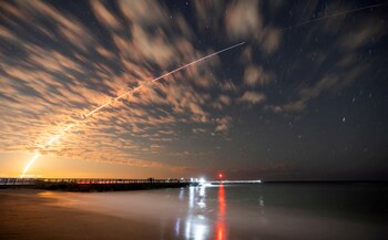 Cada satélite de Starlink atiende