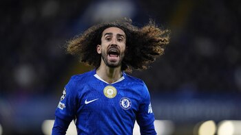 Cucurella cree que la "inestabilidad" en el Chelsea vino tras el cambio de entrenador