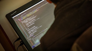 Bogotá ofrece 90.000 cupos gratuitos para formarse en inteligencia artificial, ciberseguridad y desarrollo tecnológico: así puede inscribirse