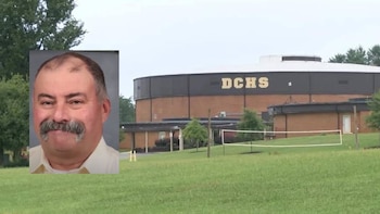 Escándalo en Tennesee: Le hizo un comentario fuera de lugar a una estudiante, quedó grabado y lo sancionaron