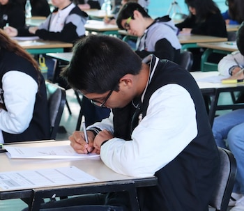 El alumno debía rendir un examen el 1 de octubre de 2024, pero el promotor condicionó su participación al pago de pensiones, impidiendo que realizara la evaluación.