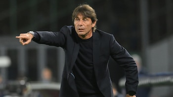 El Nápoles rescinde de "mutuo acuerdo" el contrato del técnico Antonio Conte