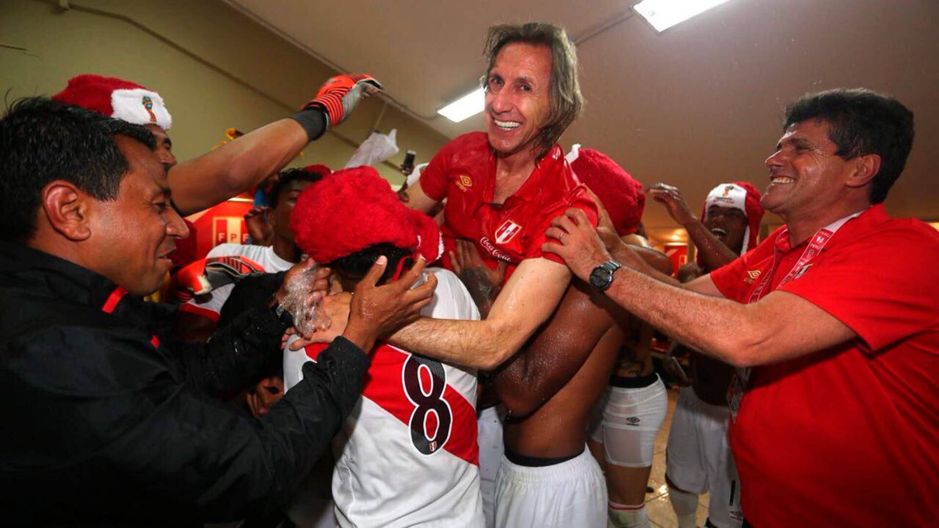 Con Ricardo Gareca, la selección peruana clasificó al Mundial de Rusia 2018 y se quedó en el repechaje para Qatar 2022. - créditos: Difusión