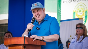 Rafael López Aliaga aún evalúa