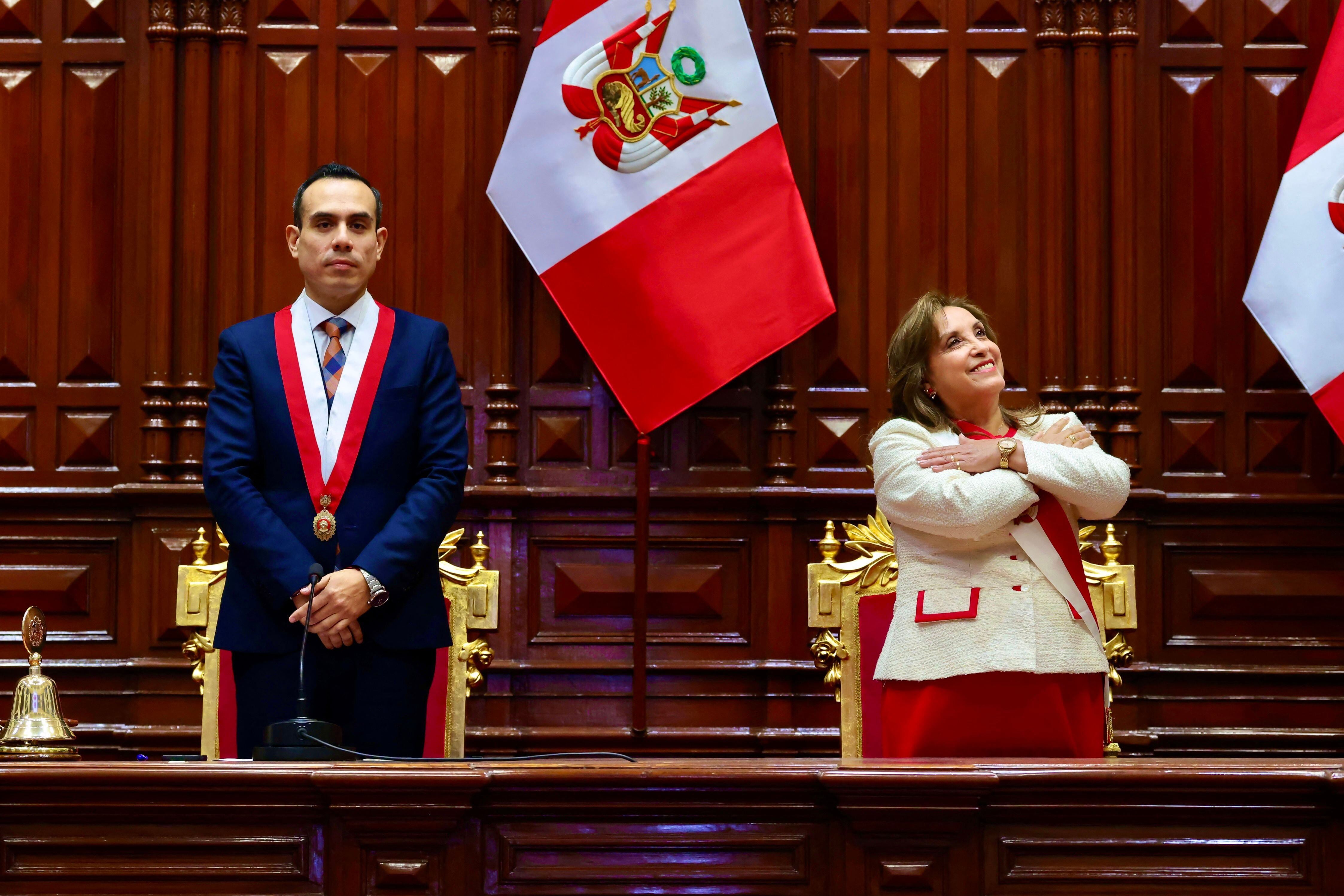 Boluarte y Jerí encabezan el rechazo político en Perú, según Bloomberg