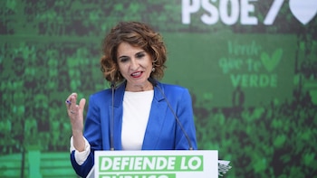 Montero destaca su renuncia al