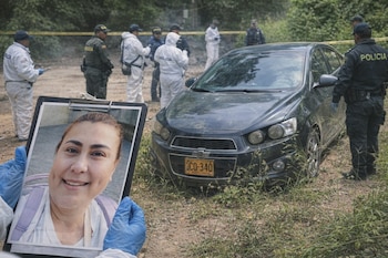 Un primer plano de la foto de Yulixa Tolaza sostenida por manos enguantadas, con un auto oscuro y agentes policiales forenses en un área rural de fondo.