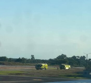 Dos camiones de bomberos obstruyeron