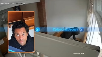 De no creer: Hombre se arrodilló ante el altar y luego robó un objeto litúrgico de una capilla en Bogotá