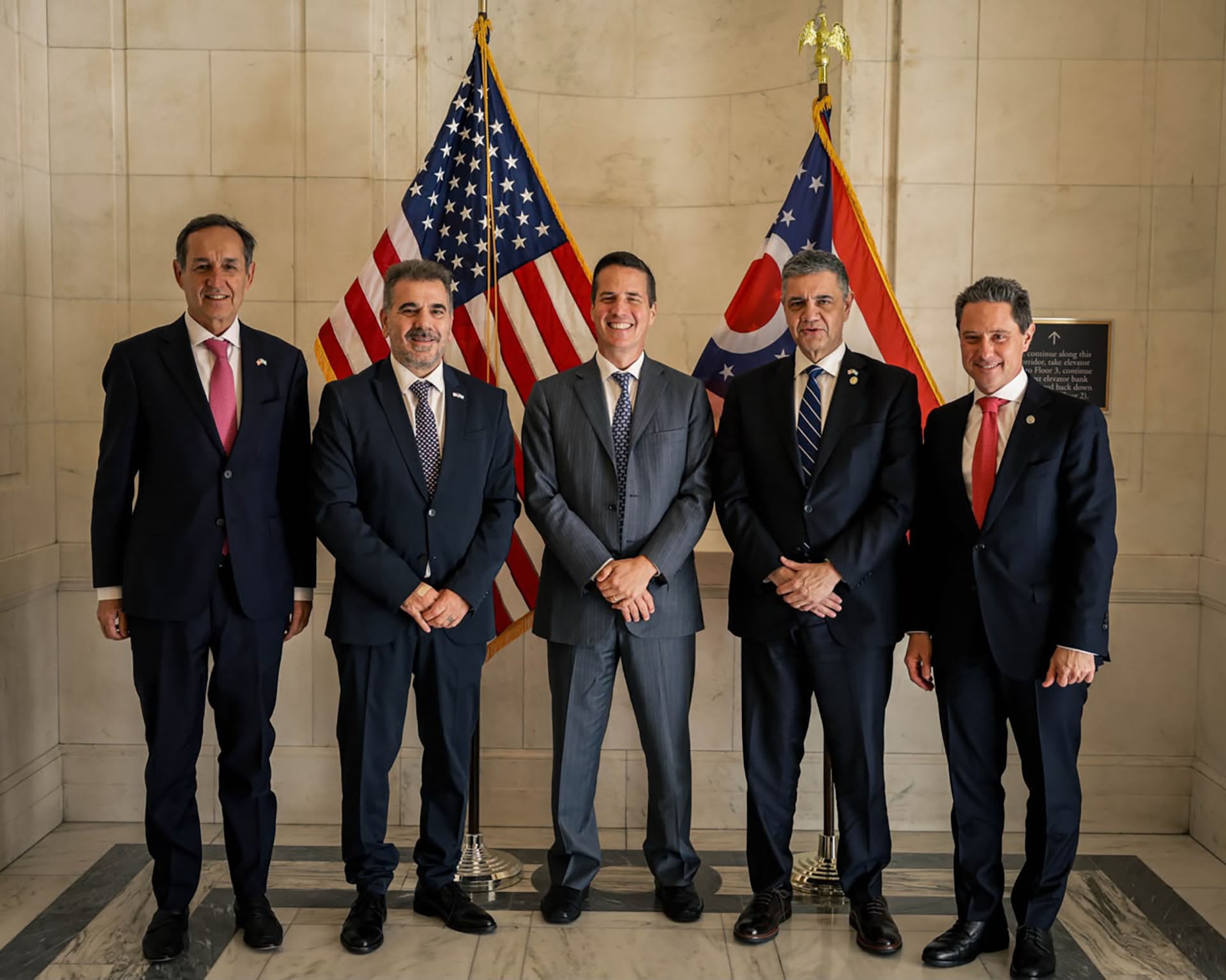 La delegación del PRO con el senador Bernie Moreno