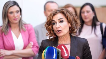 Montero reclama a Moreno que