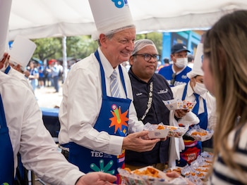En medio de los festejos