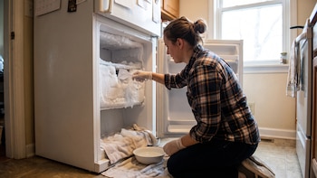 Descongela el refrigerador antes de irte de vacaciones: puedes reducir su consumo energético un 30%