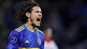 Con gol del uruguayo Cavani,