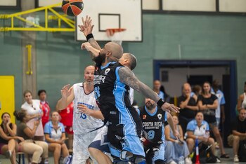 Con su espíritu internacional y