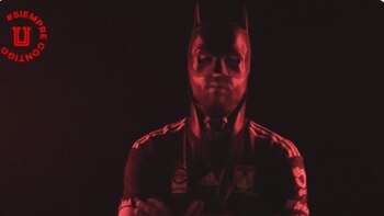 Gignac se convirtió en Batman para promocionar la película