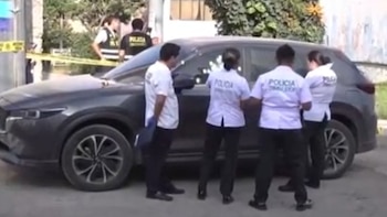 Callao: Sicarios acribillan a hombre con más de 20 disparos dentro de su camioneta