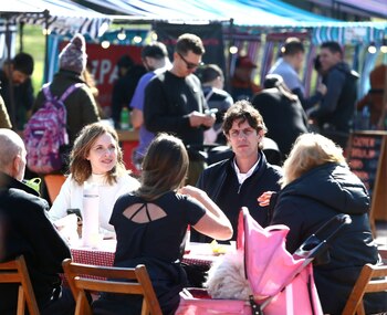 Martín Lousteau junto a Carla