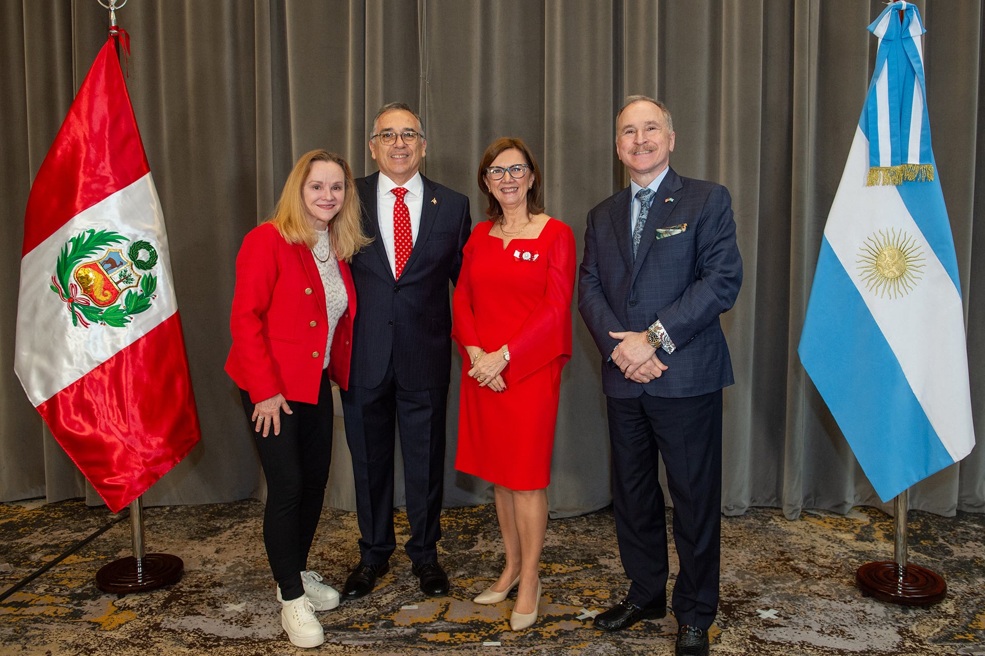 40 fotos: una recepción por el 205° Aniversario de la Independencia del Perú