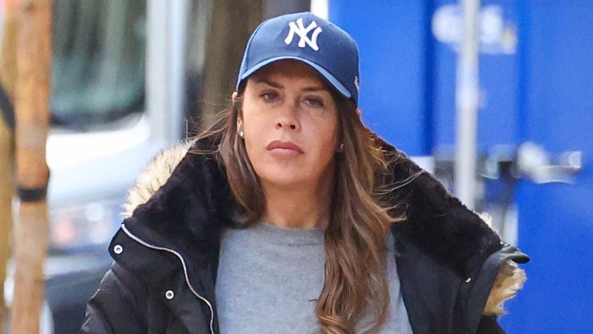 Karla Sofía Gascón pasea por la capital, a 11 de marzo de 2025, en Madrid (España).