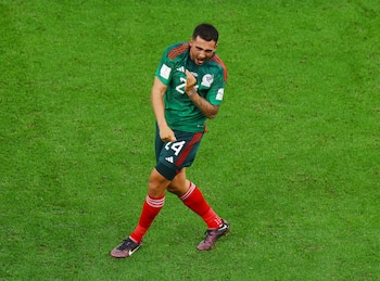 Luis Chávez fue uno de los futbolistas más destacados para Mérxico en Qatar 2022; su rehabilitación y reciente regrso a las canchas podrían valerle la convocatoria al Mundial de nueva cuenta. REUTERS/Molly Darlington