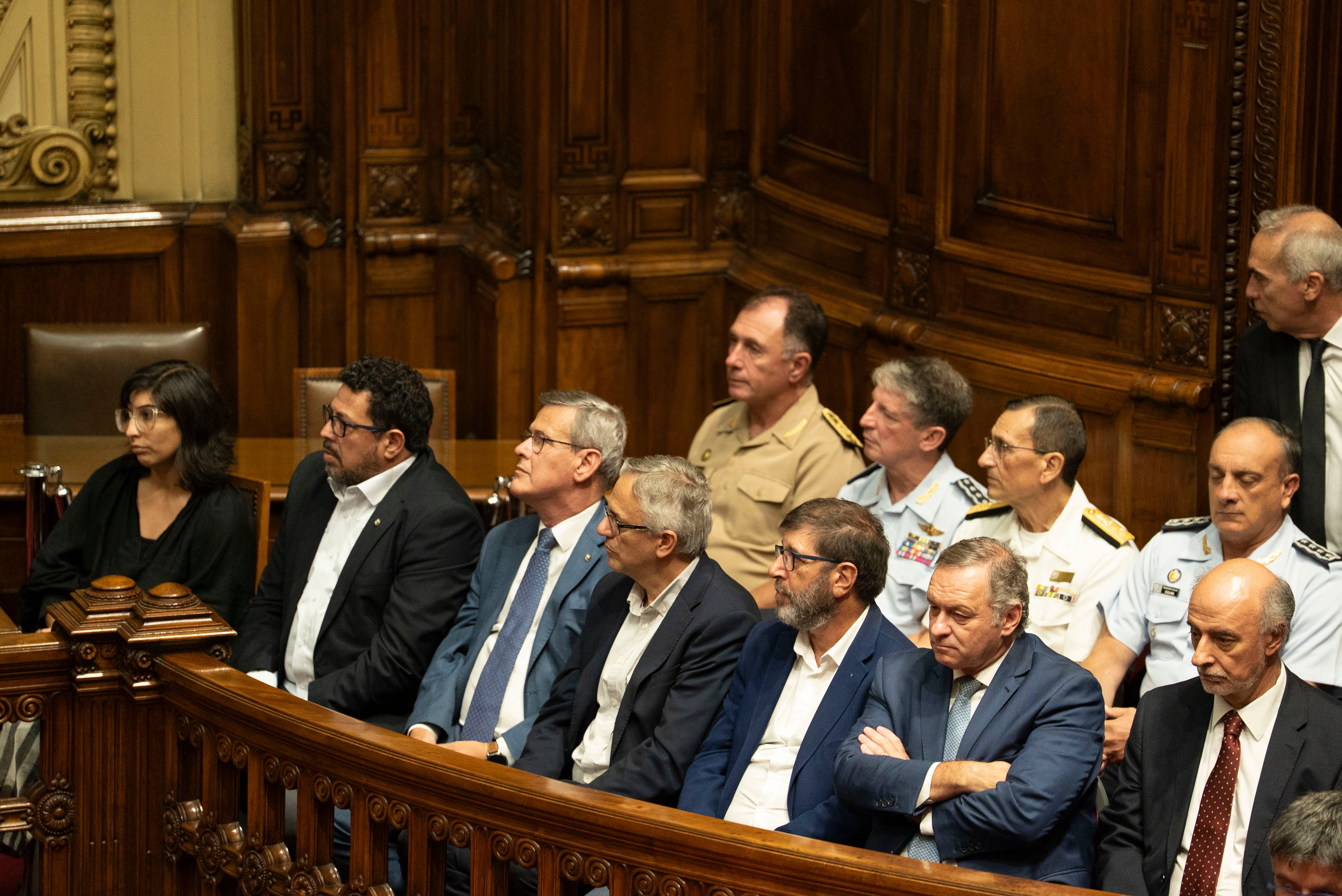 El secretario de Presidencia, Alejandro Sánchez, el prosecretario de Presidencia, Jorge Díaz, el director de la OPP, Rodrigo Arim, el presidente del Frente Amplio, Fernando Pereira, el presidente del Partido Nacional, Álvaro Delgado, y el presidente del Partido Independiente, Pablo Mieres (Presidencia)