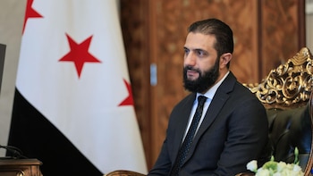 Al Shara descarta una intervención siria en Líbano y abre la puerta a negociar con Hezbolá