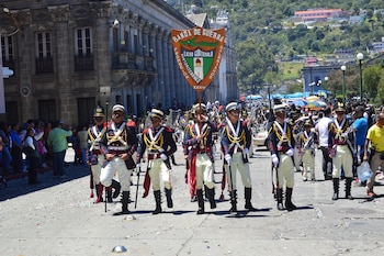 La Feria Centroamericana de Independencia impulsa la cultura y la economía de Guatemala con actividades como los Juegos Florales Hispanoamericanos, el certamen Umial Tinimit Re Xelajuj No'j y el aumento del turismo y la ocupación hotelera.