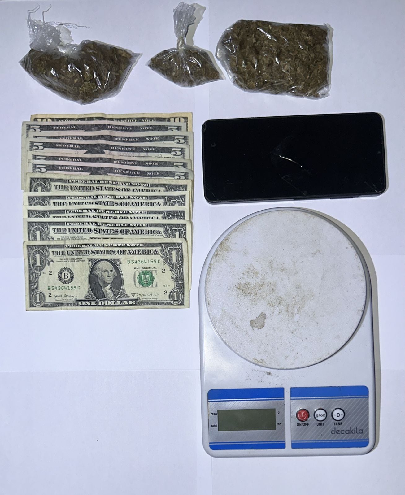 Allanamientos en La Rueda, Los Santos, dejaron cuatro aprehendidos y decomiso de insumos utilizados para la venta de drogas al detal. Tomada de la PN