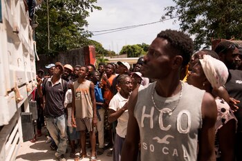 Cientos de personas fueron registradas