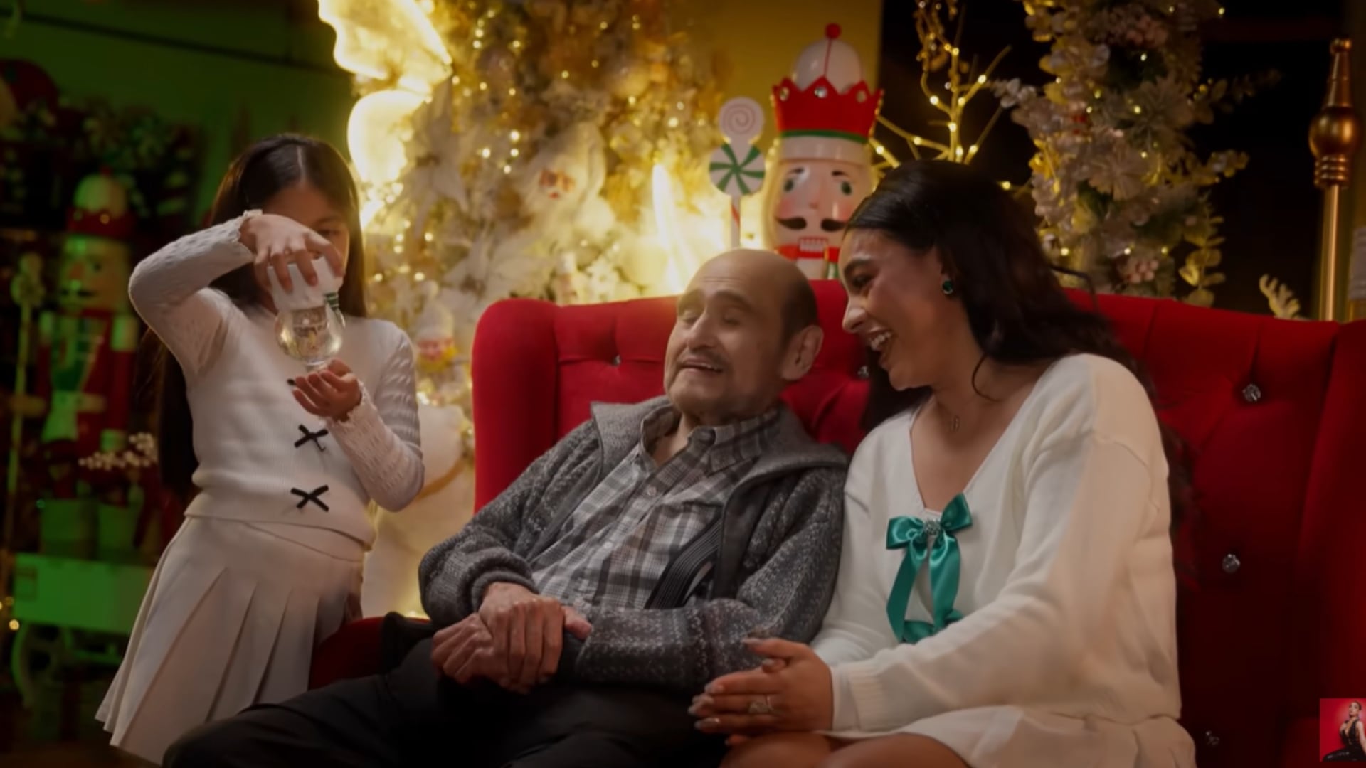 Edgar Vivar grabó tema musical con Cielo Torres con temática navideña.