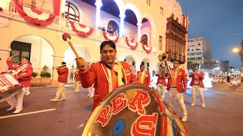 Más de 1300 danzantes participaron en el desfile artístico, representando tradiciones de la costa, sierra y selva mediante música, vestimenta típica y danzas folclóricas - Créditos: Municipalidad de Lima.