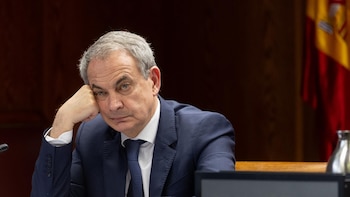 Zapatero no descarta ir en