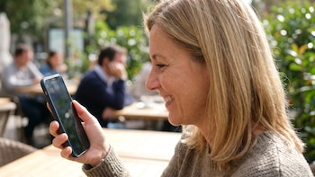 El truco semanal para extender la vida útil de la batería de tu smartphone