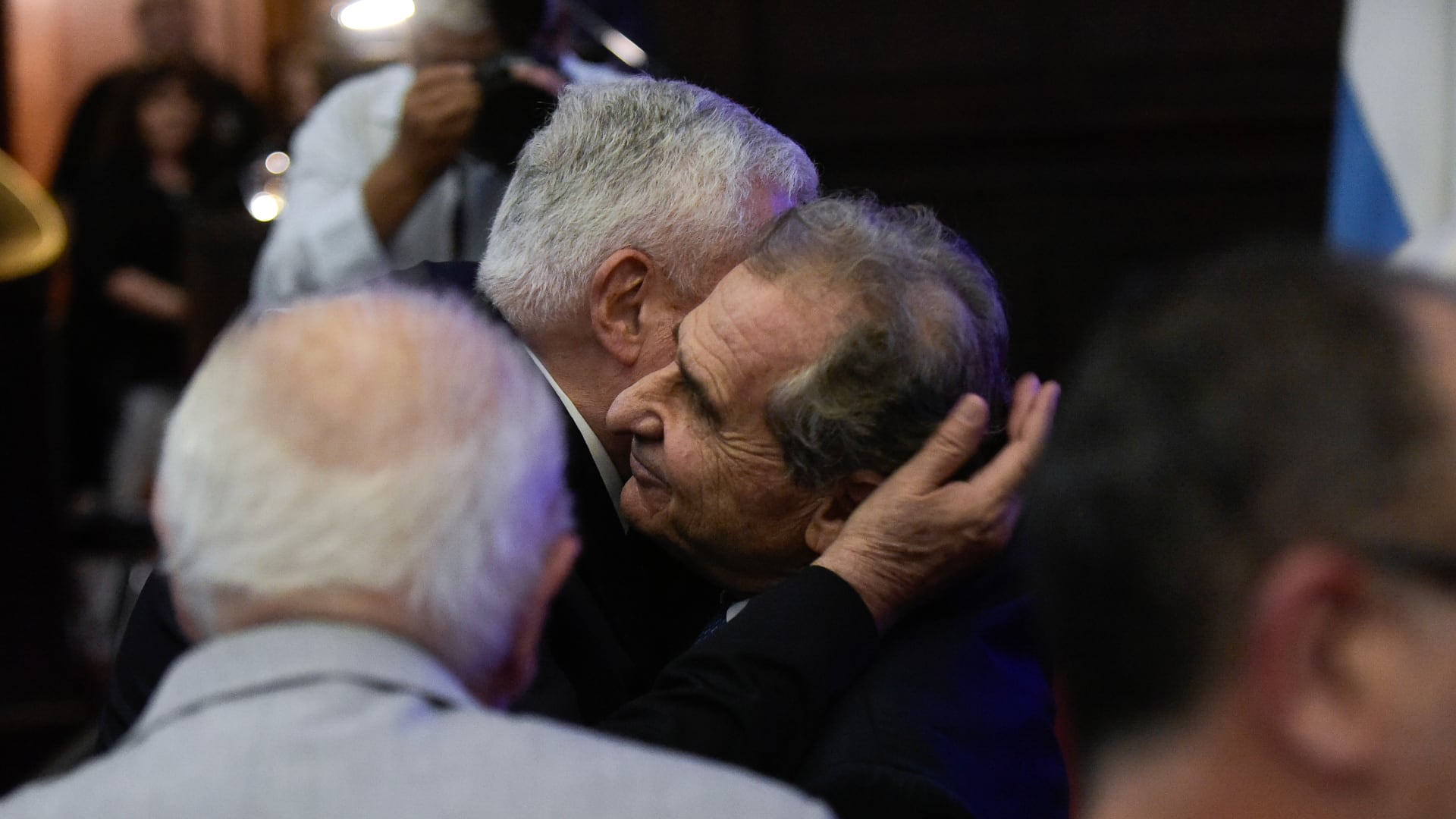 Familiares, colegas y estudiantes acompañaron con aplausos y saludos a Pedro Lylyk durante el emotivo reconocimiento