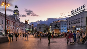 Por qué se llama Puerta del Sol si es una plaza: muy pocos se han fijado en este detalle en el suelo